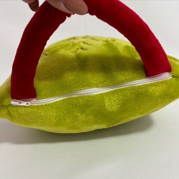 The Grinch Dr. Suess Travel Soft Fleece Blanket 36"x 40" Green used - Picture 6 of 7